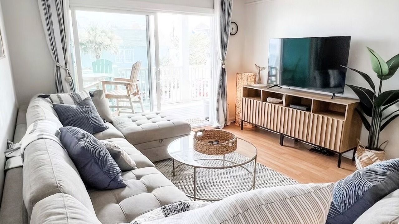 Photo of Livingroom in Wilmington Beach