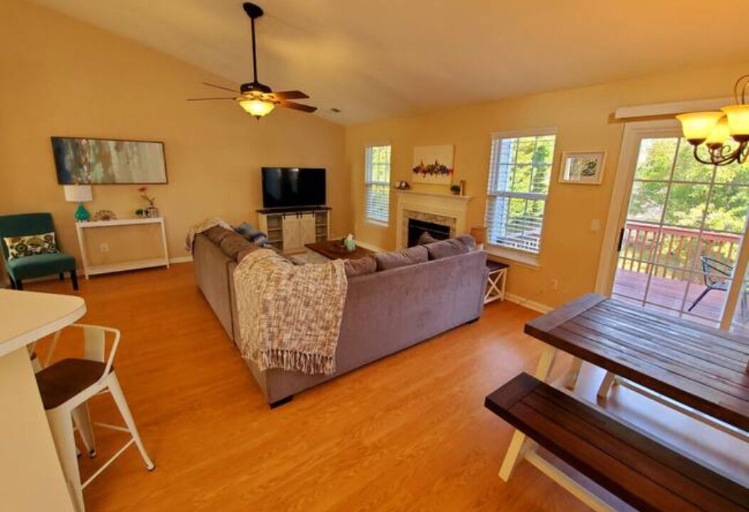 Photo of Livingroom in Paw Creek