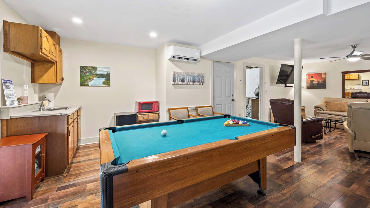 Photo of Bedroom in Royal Pines