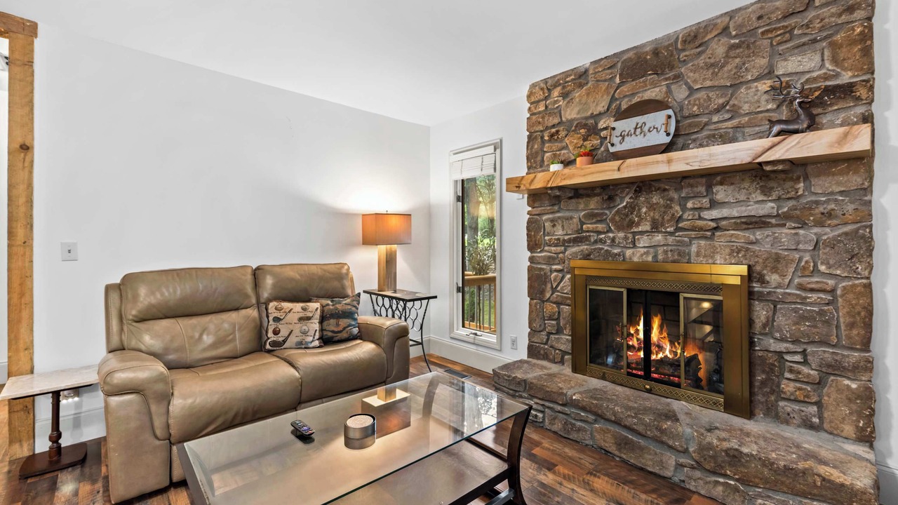 Photo of Livingroom in Royal Pines