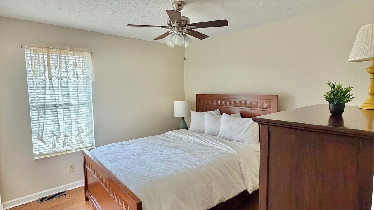 Photo of Bedroom in Crossville