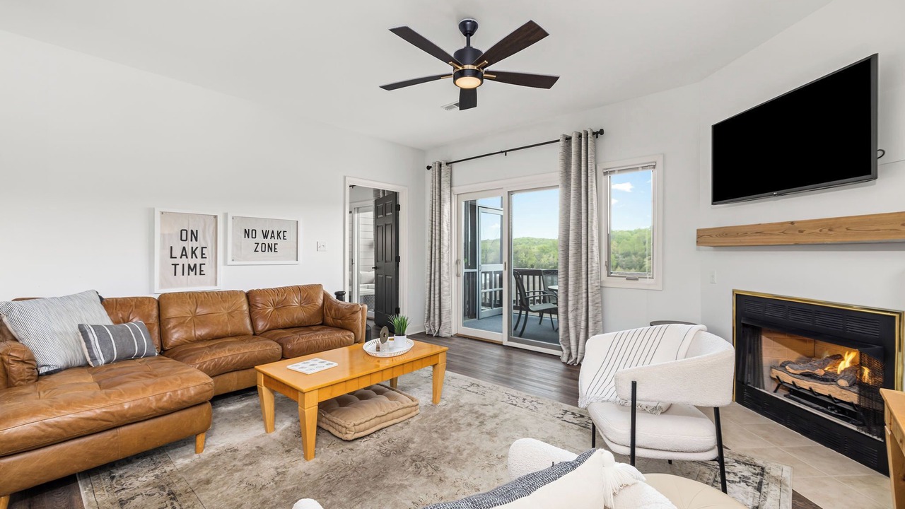 Photo of Livingroom in Huddleston