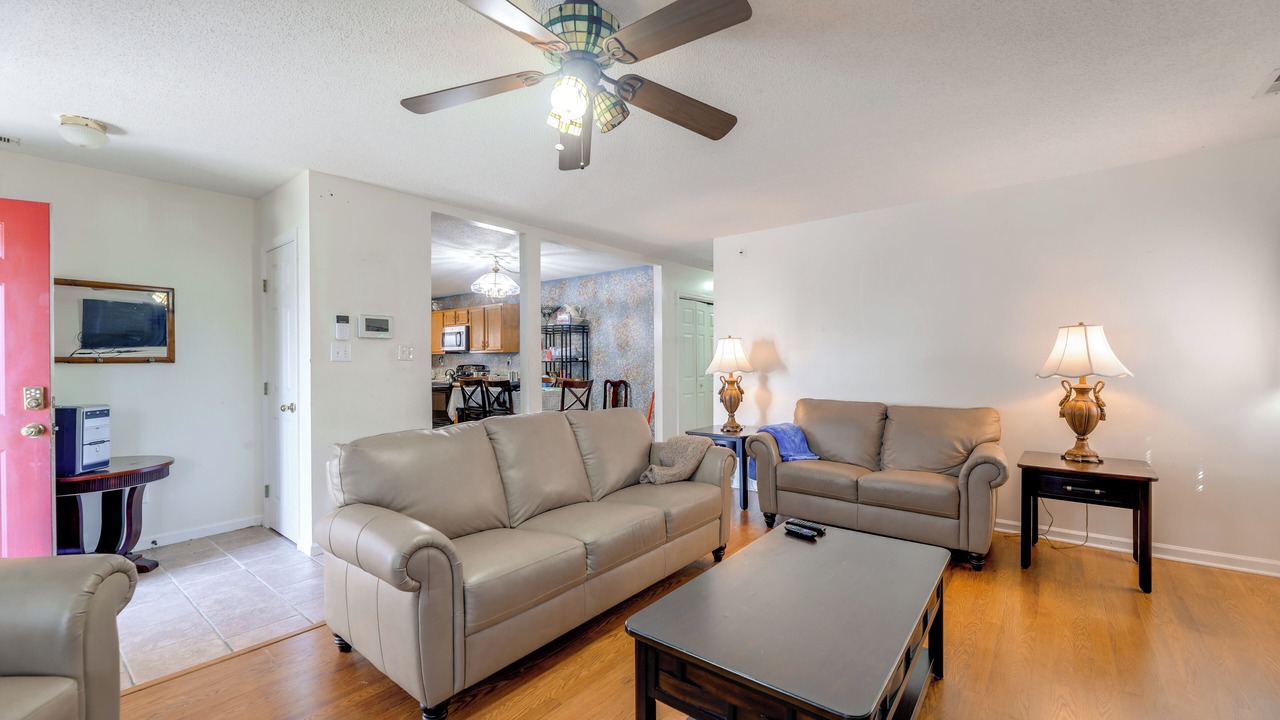 Photo of Livingroom in New Bern