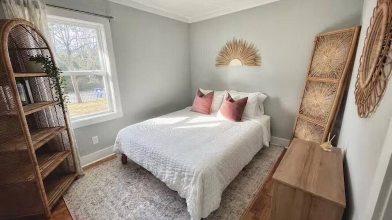 Photo of Bedroom in Long Beach