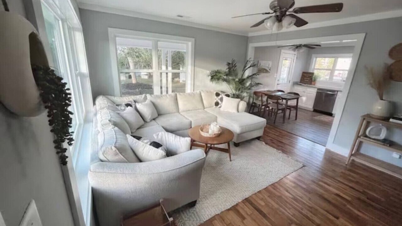 Photo of Livingroom in Long Beach