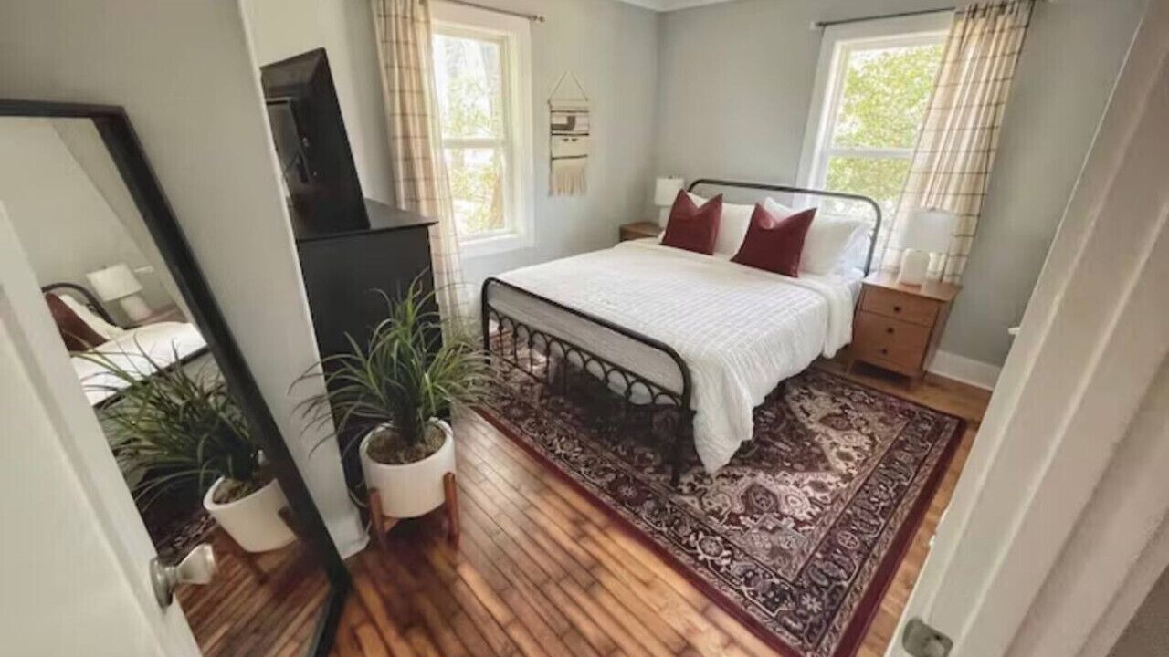 Photo of Bedroom in Long Beach