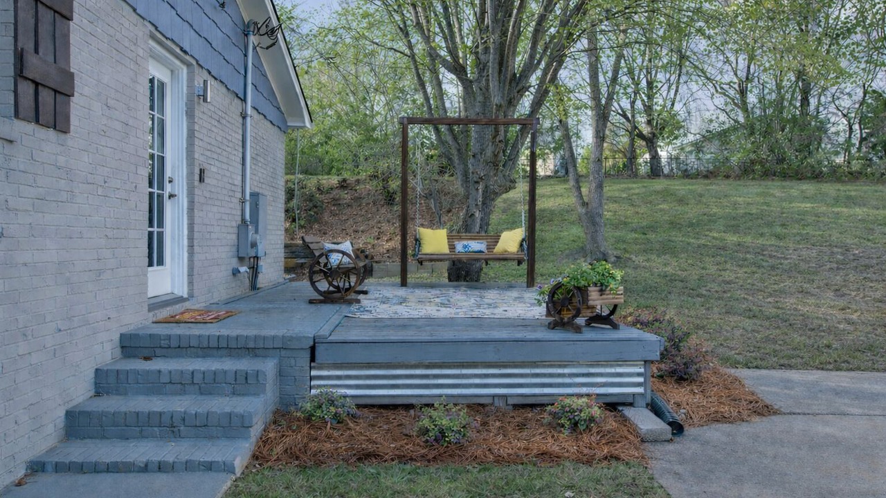 Photo of Patio Balcony in Travelers Rest