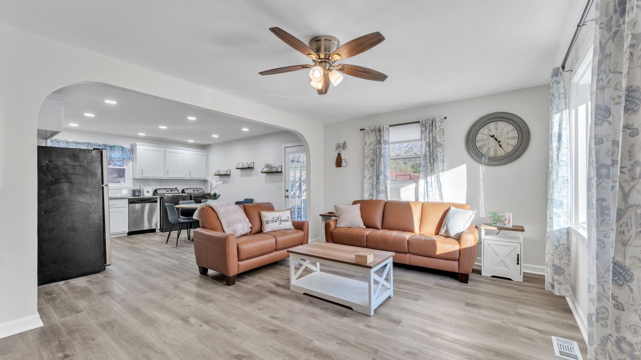 Photo of Livingroom in Travelers Rest