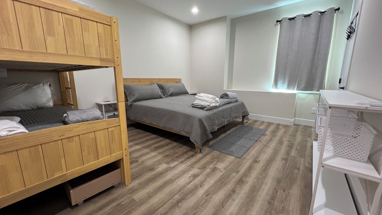 Photo of Bedroom in Lakeside Estates