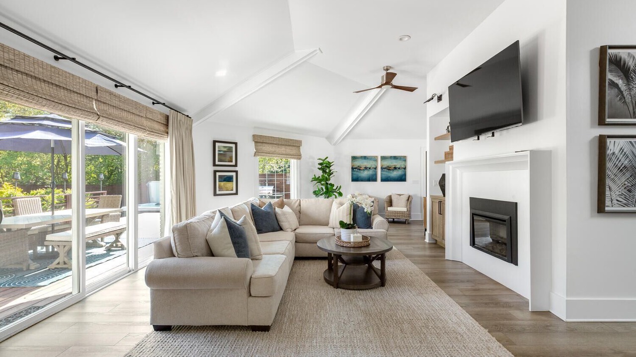 Photo of Livingroom in Eastwood Village