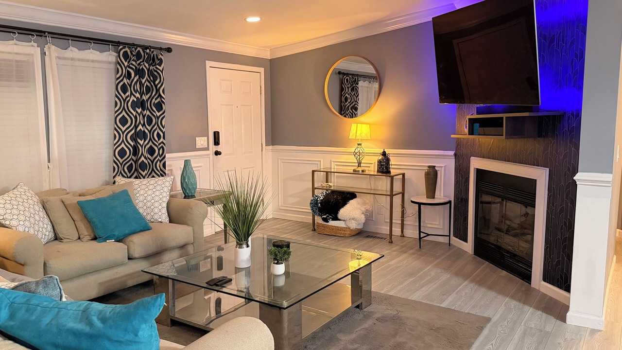 Photo of Livingroom in New Irving Park