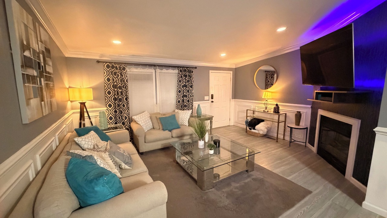 Photo of Livingroom in New Irving Park