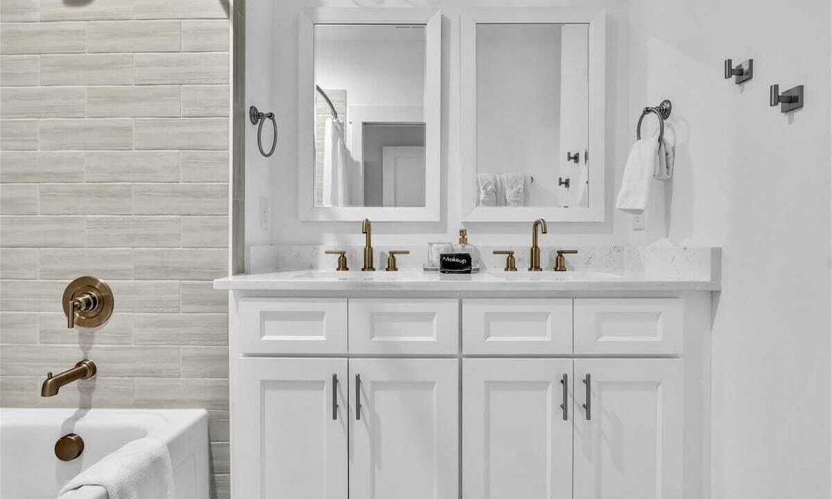 Photo of Bathroom in Wilmington Beach