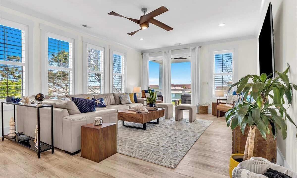 Photo of Livingroom in Wilmington Beach