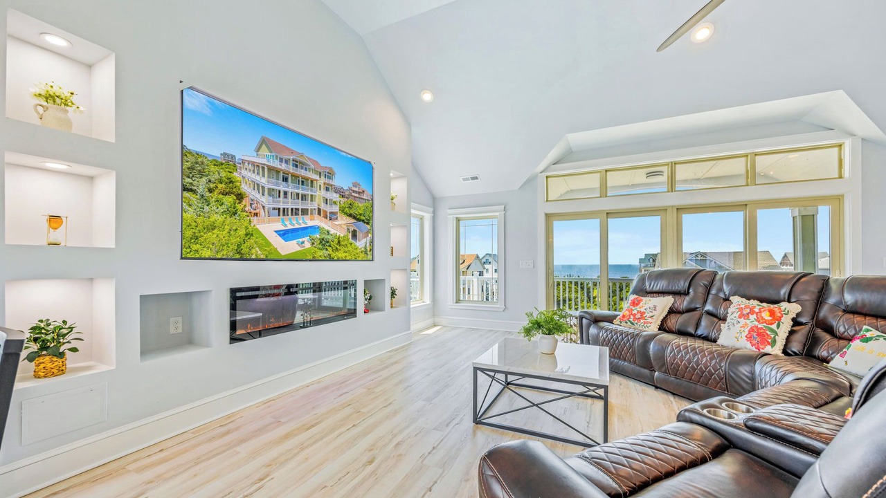 Photo of Livingroom in Wind Over Waves