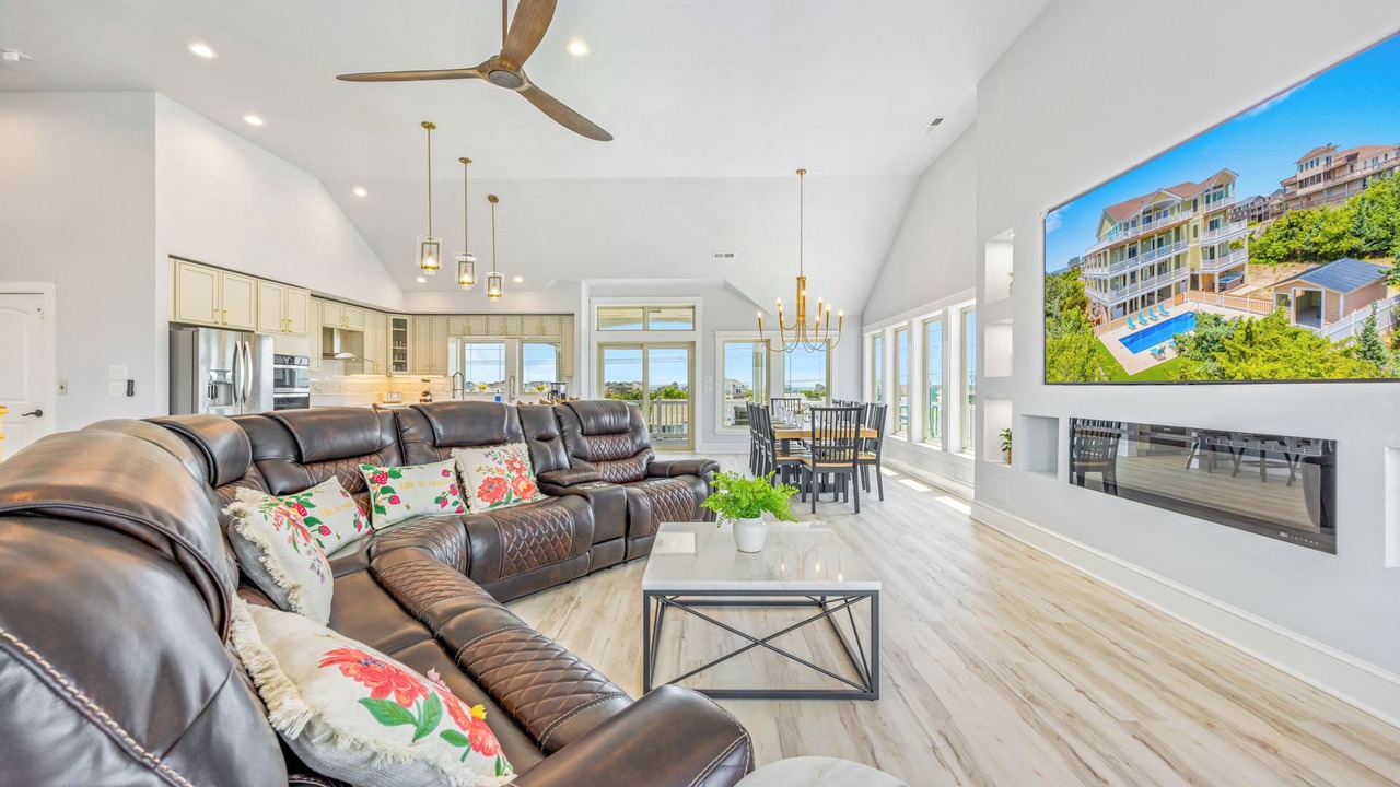 Photo of Livingroom in Wind Over Waves