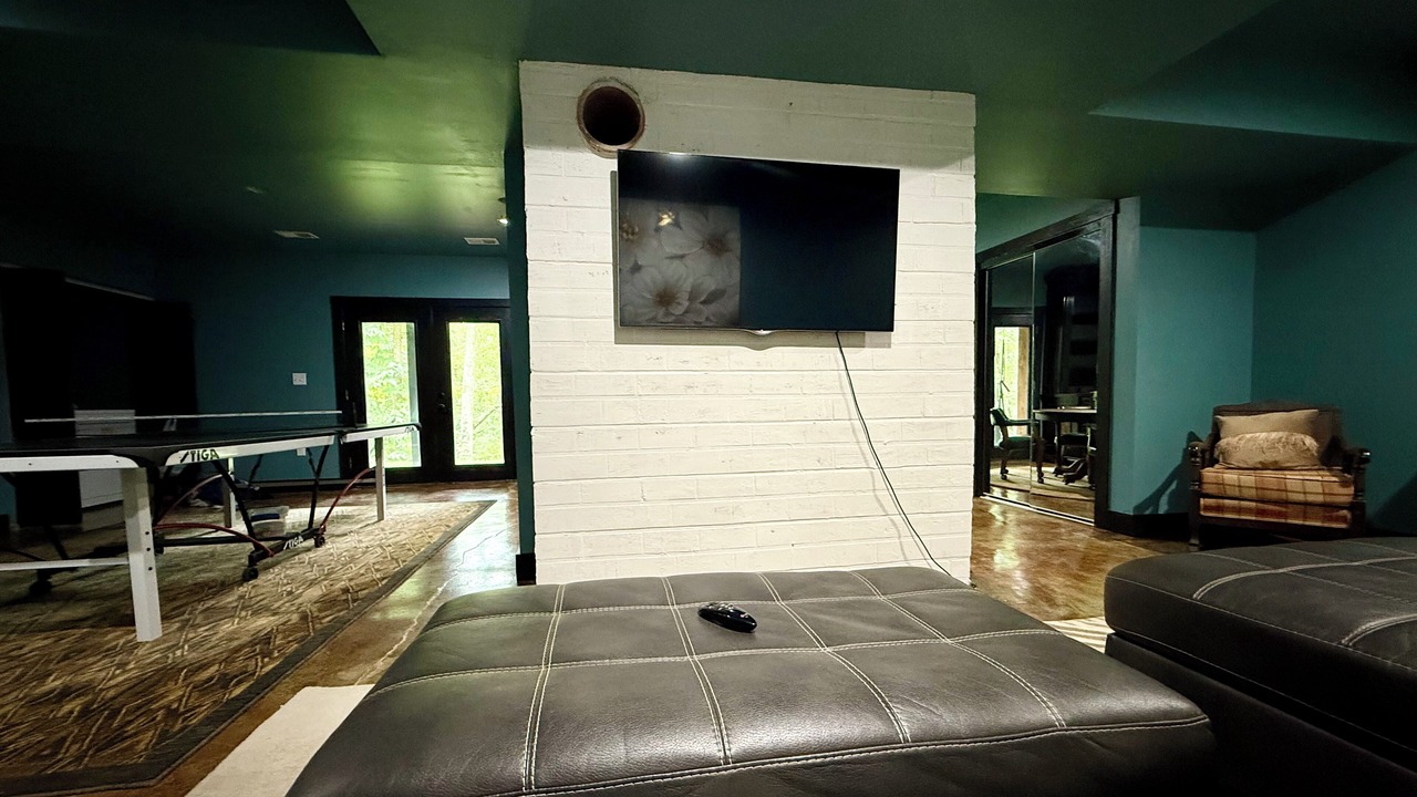 Photo of Livingroom in Saluda