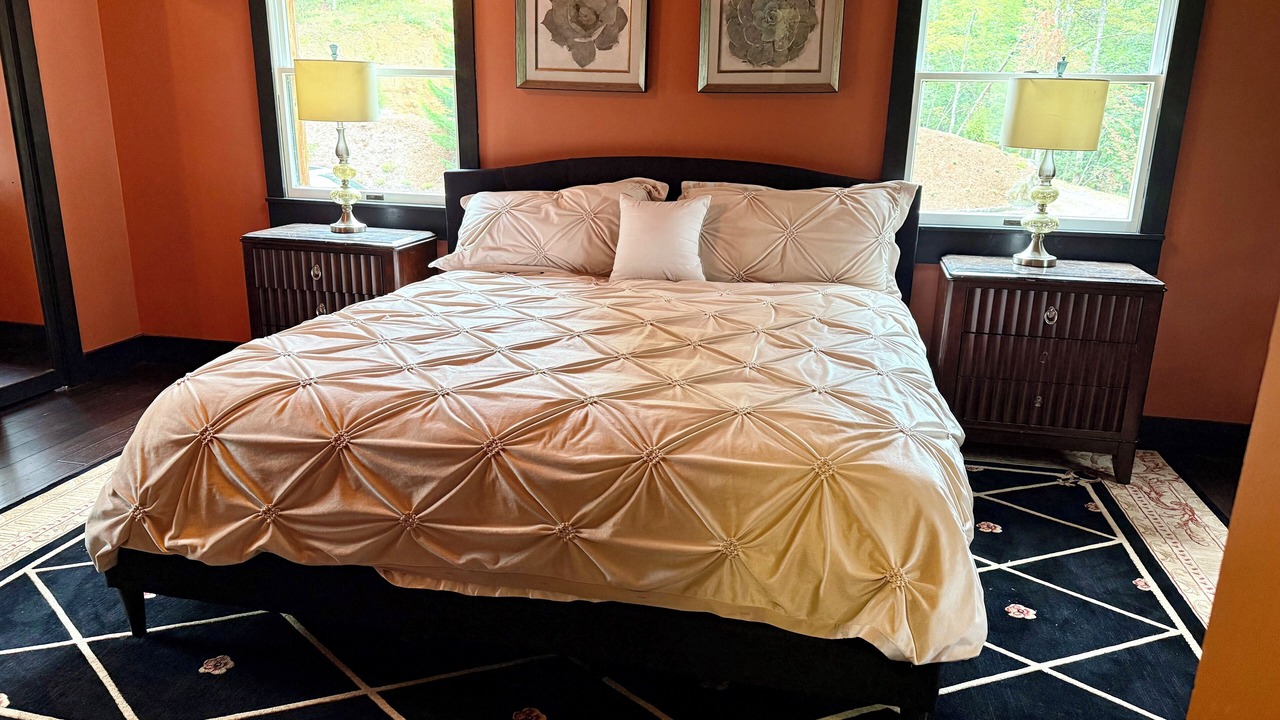 Photo of Bedroom in Saluda