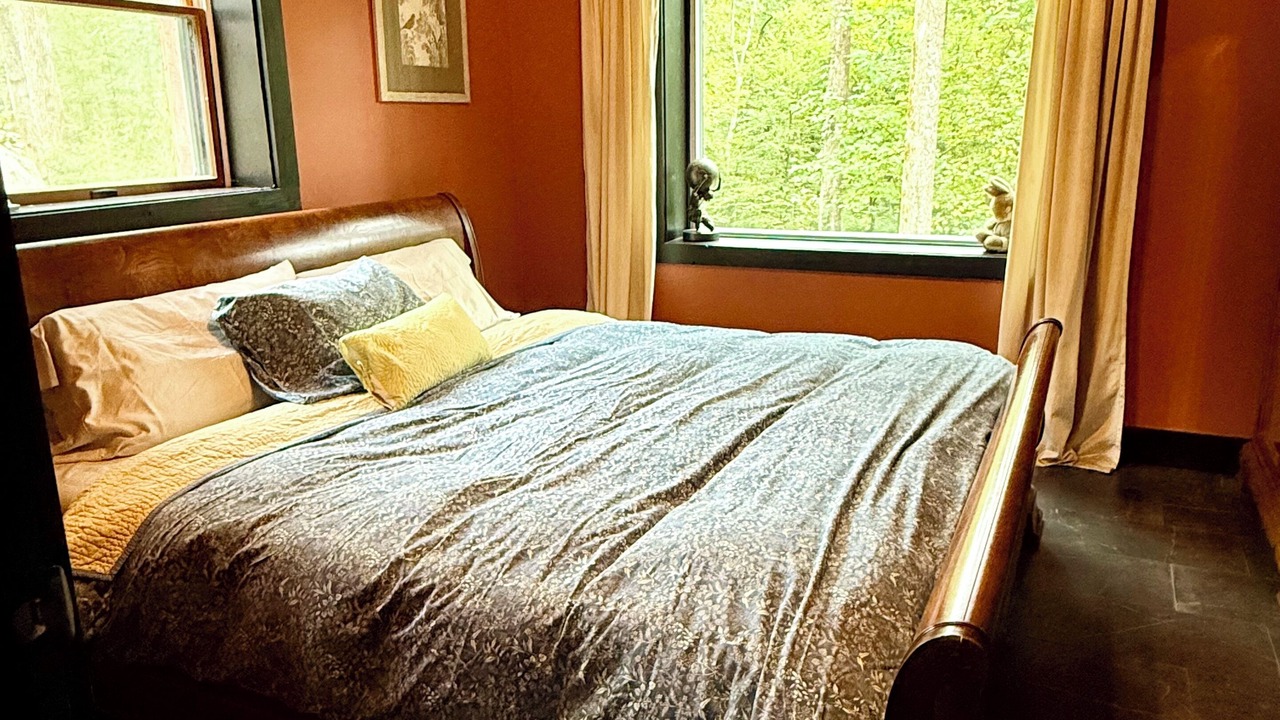 Photo of Bedroom in Saluda