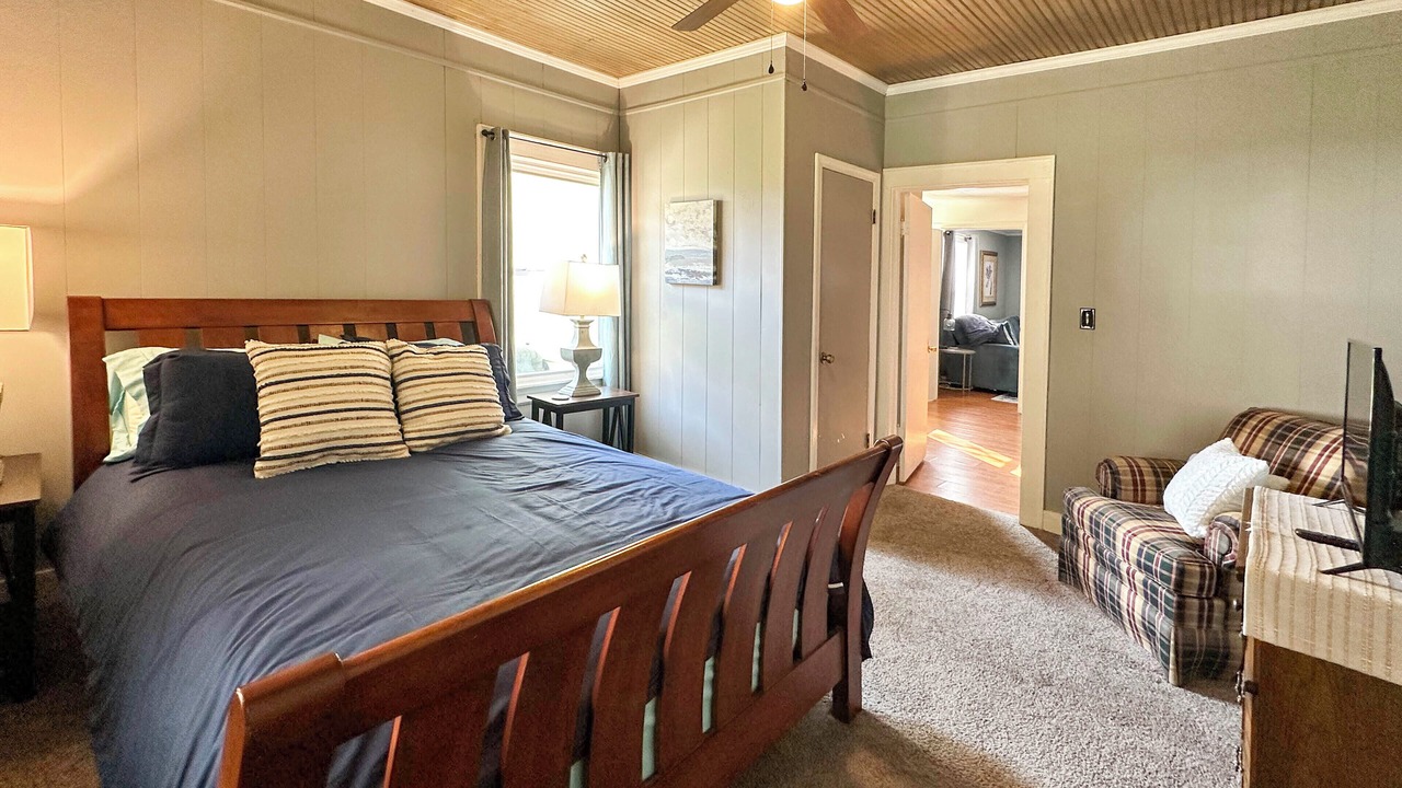 Photo of Bedroom in Toast
