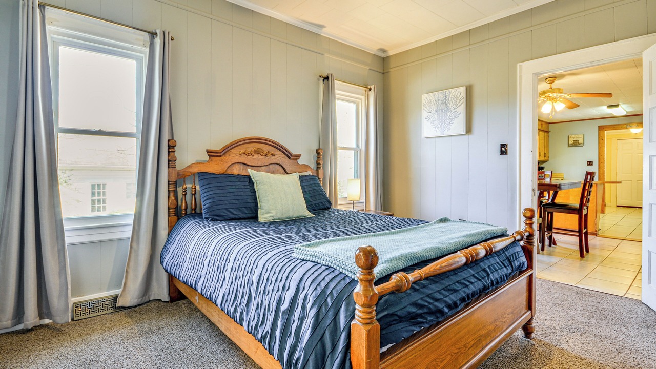 Photo of Bedroom in Toast