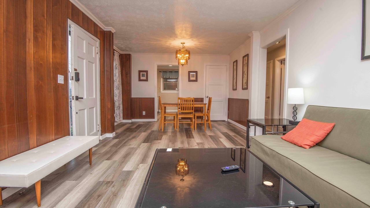 Photo of Livingroom in Knoxville