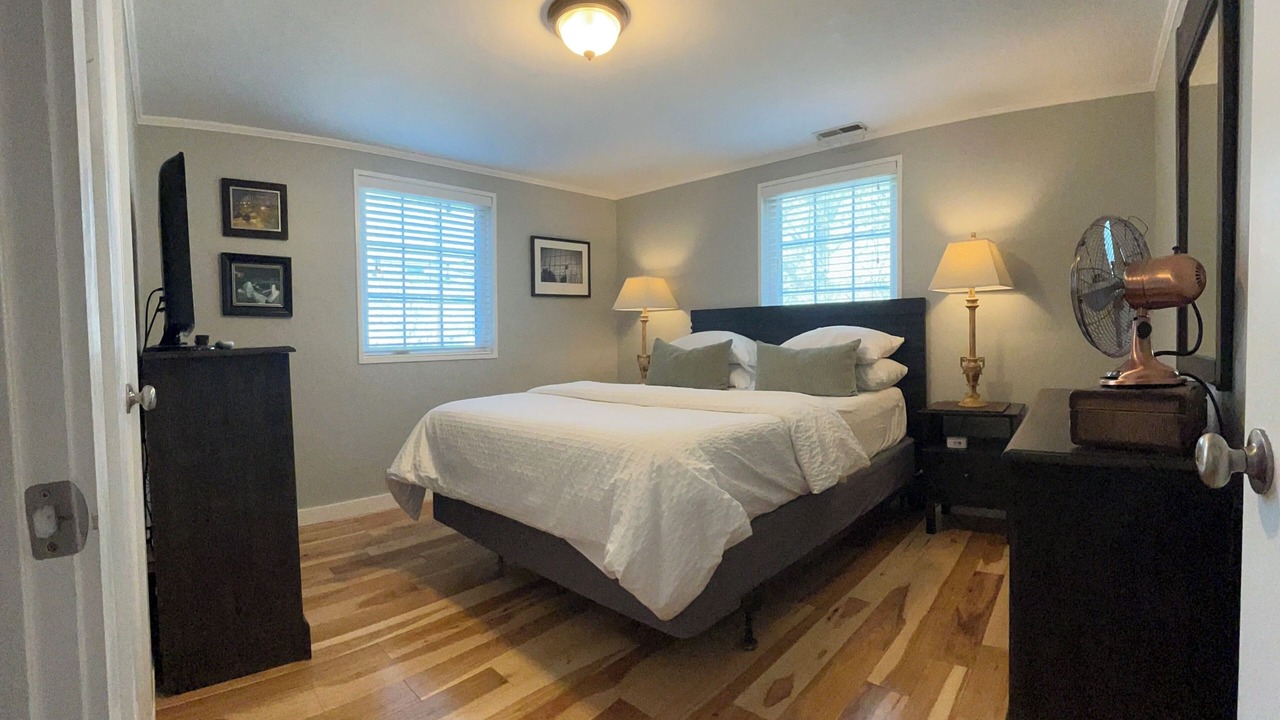 Photo of Bedroom in Lookout Valley Neighborhood Association