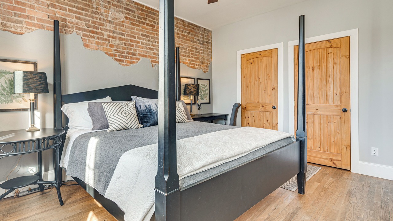 Photo of Bedroom in Saluda