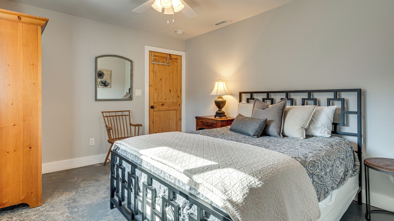 Photo of Bedroom in Saluda