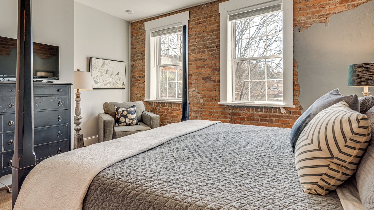 Photo of Bedroom in Saluda