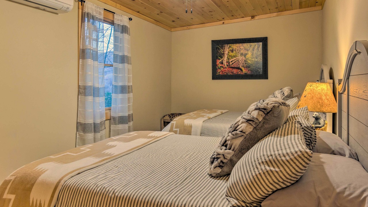 Photo of Bedroom in Skyland