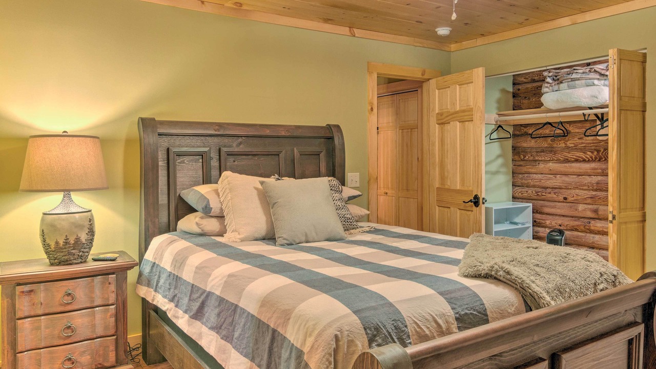 Photo of Bedroom in Skyland