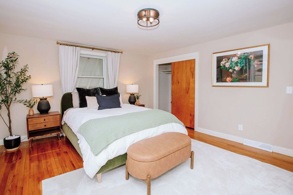 Photo of Bedroom in Hendersonville