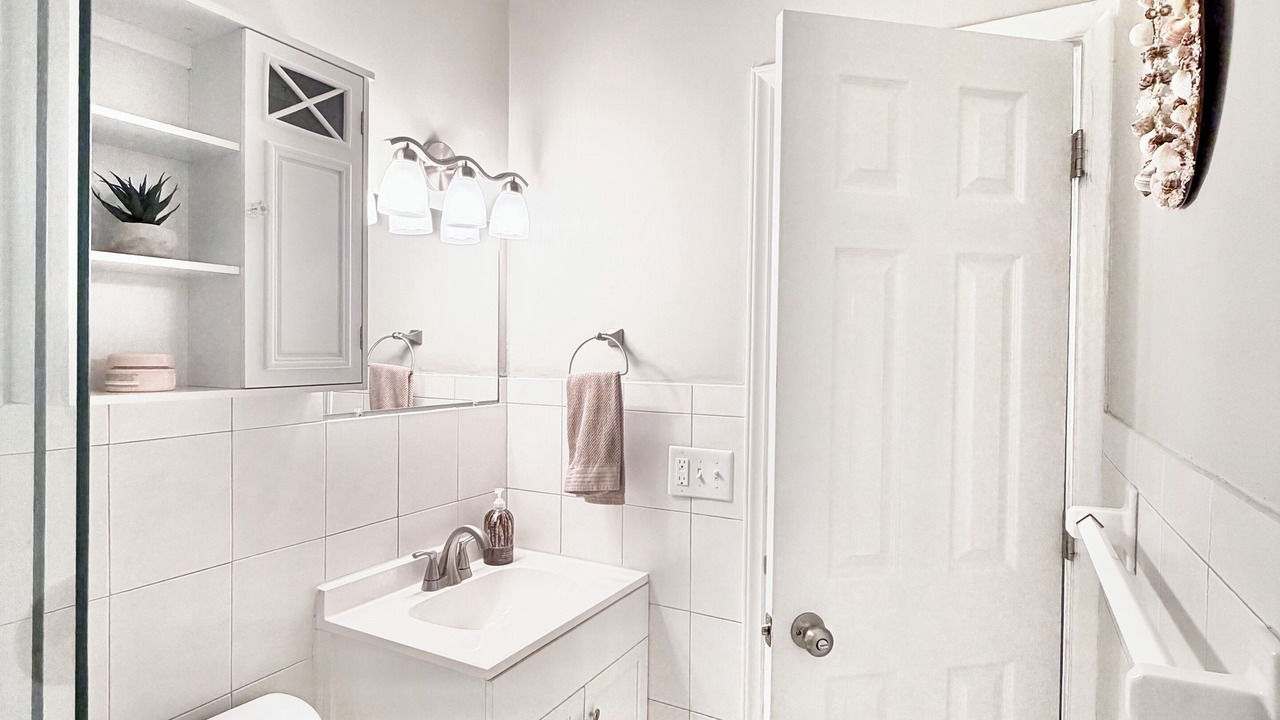 Photo of Bathroom in Silver Lake
