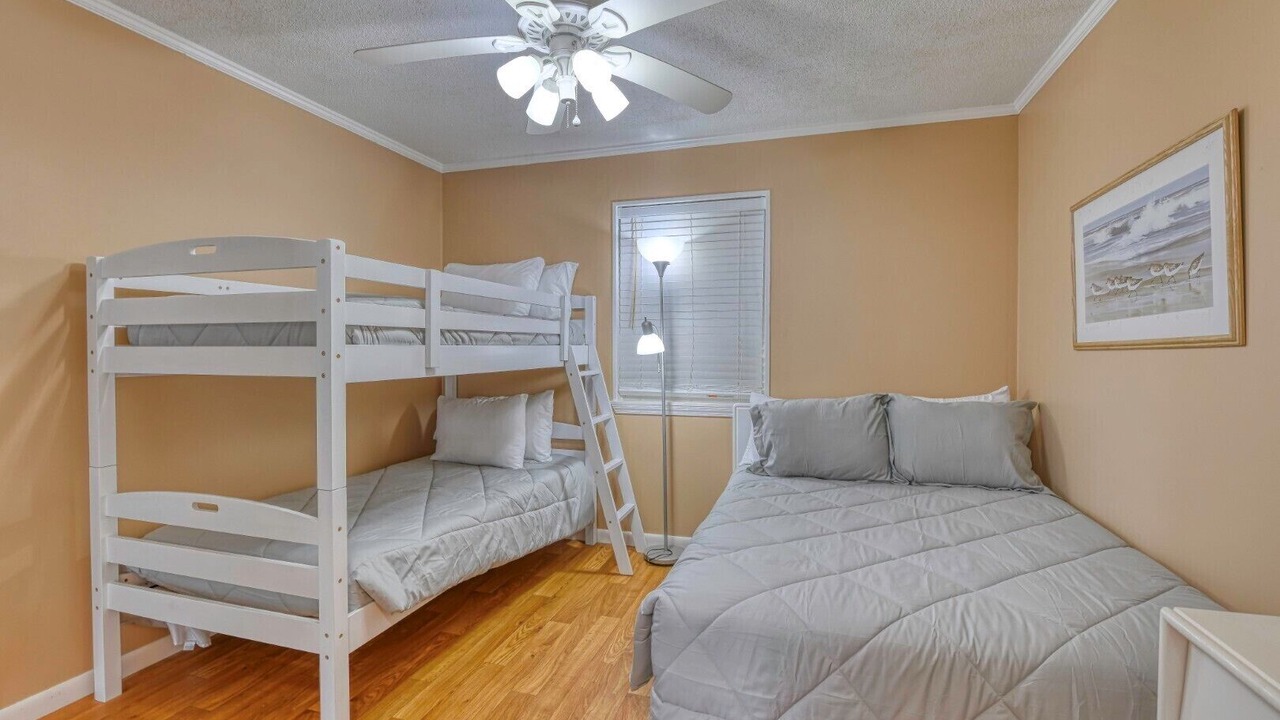 Photo of Bedroom in Gulf Stream Estates
