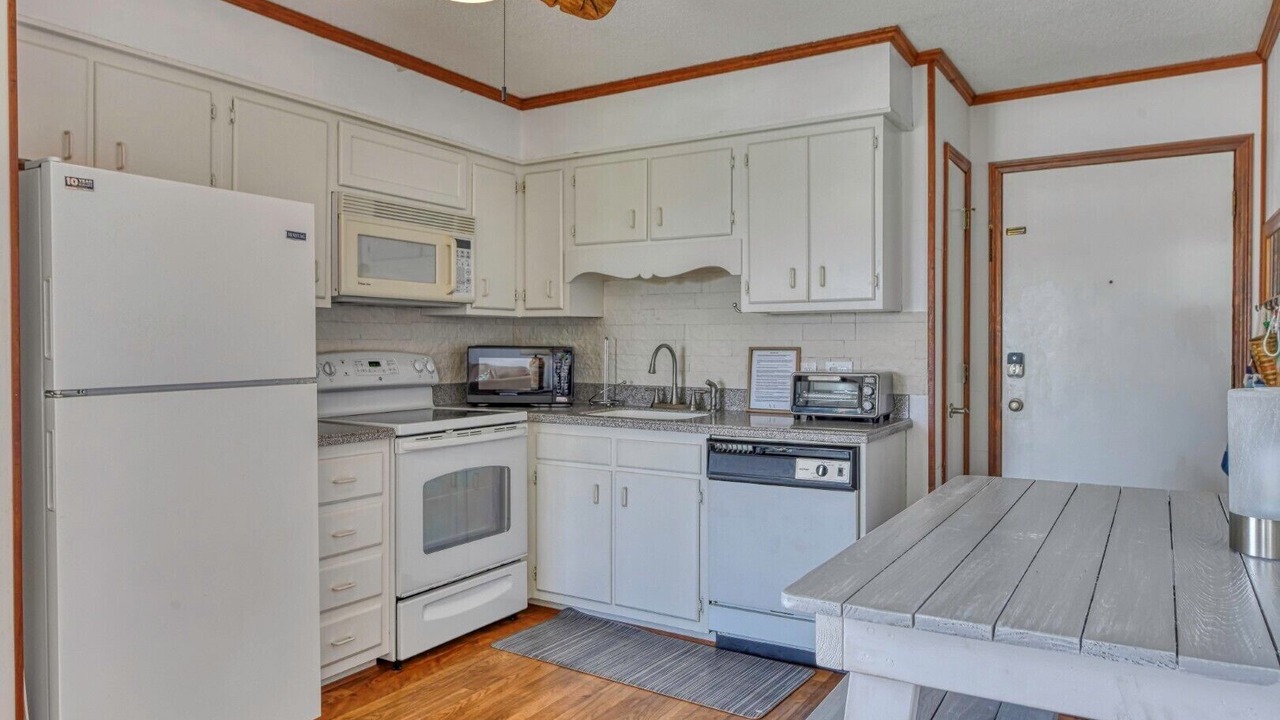 Photo of Kitchen in Gulf Stream Estates