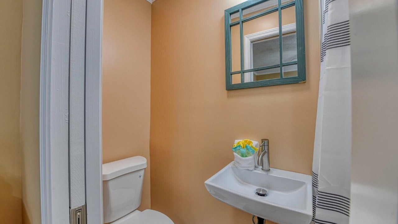Photo of Bathroom in Gulf Stream Estates