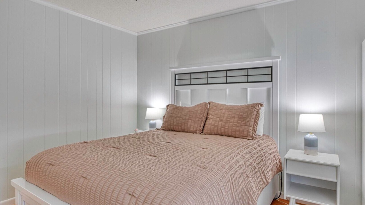 Photo of Bedroom in Gulf Stream Estates