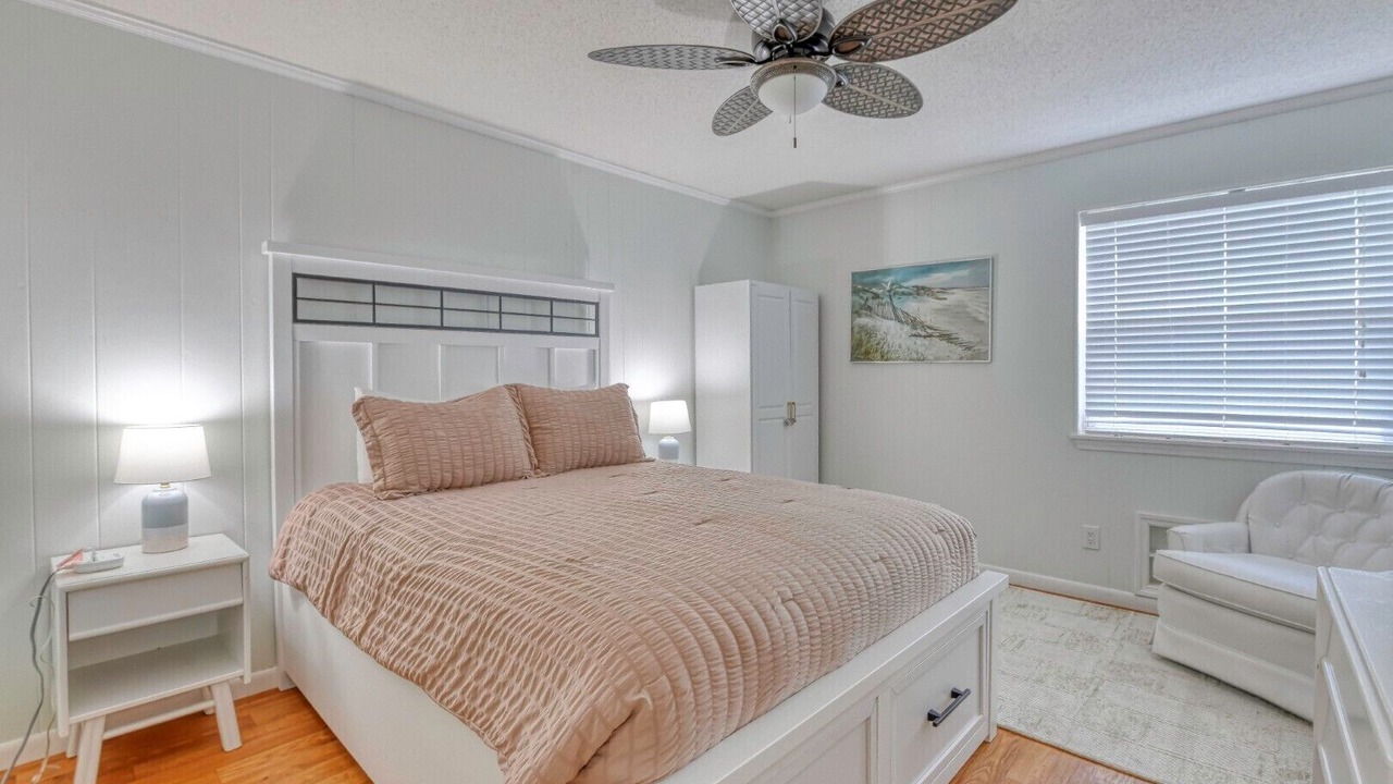 Photo of Bedroom in Gulf Stream Estates
