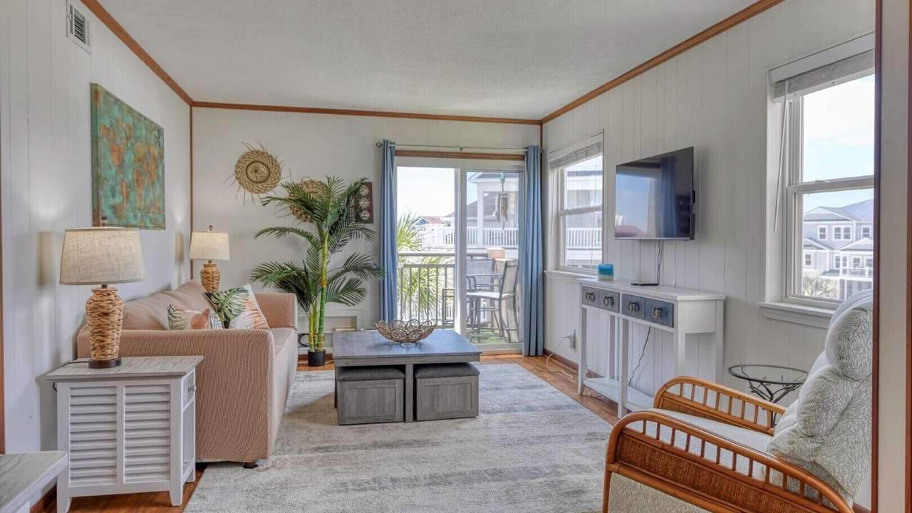 Photo of Livingroom in Gulf Stream Estates