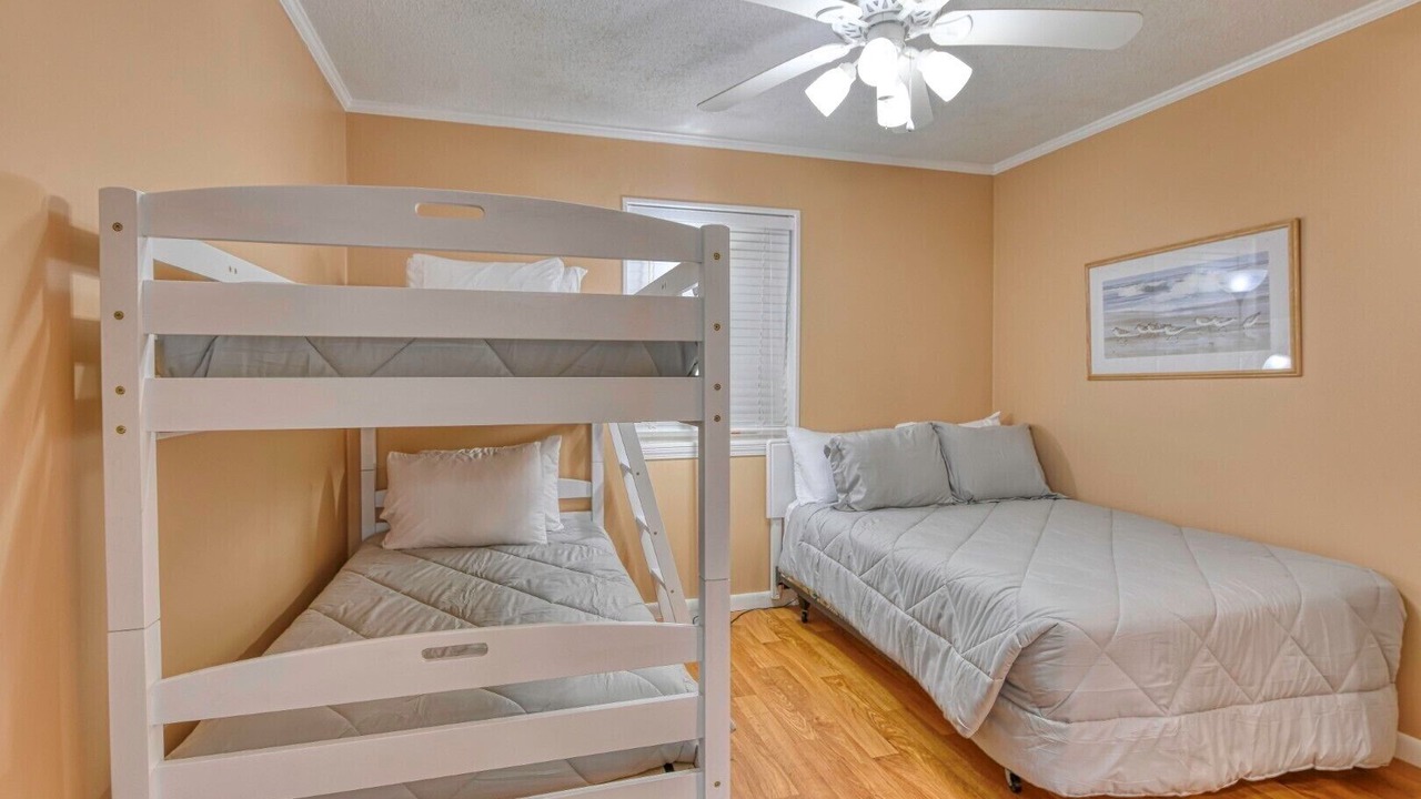 Photo of Bedroom in Gulf Stream Estates