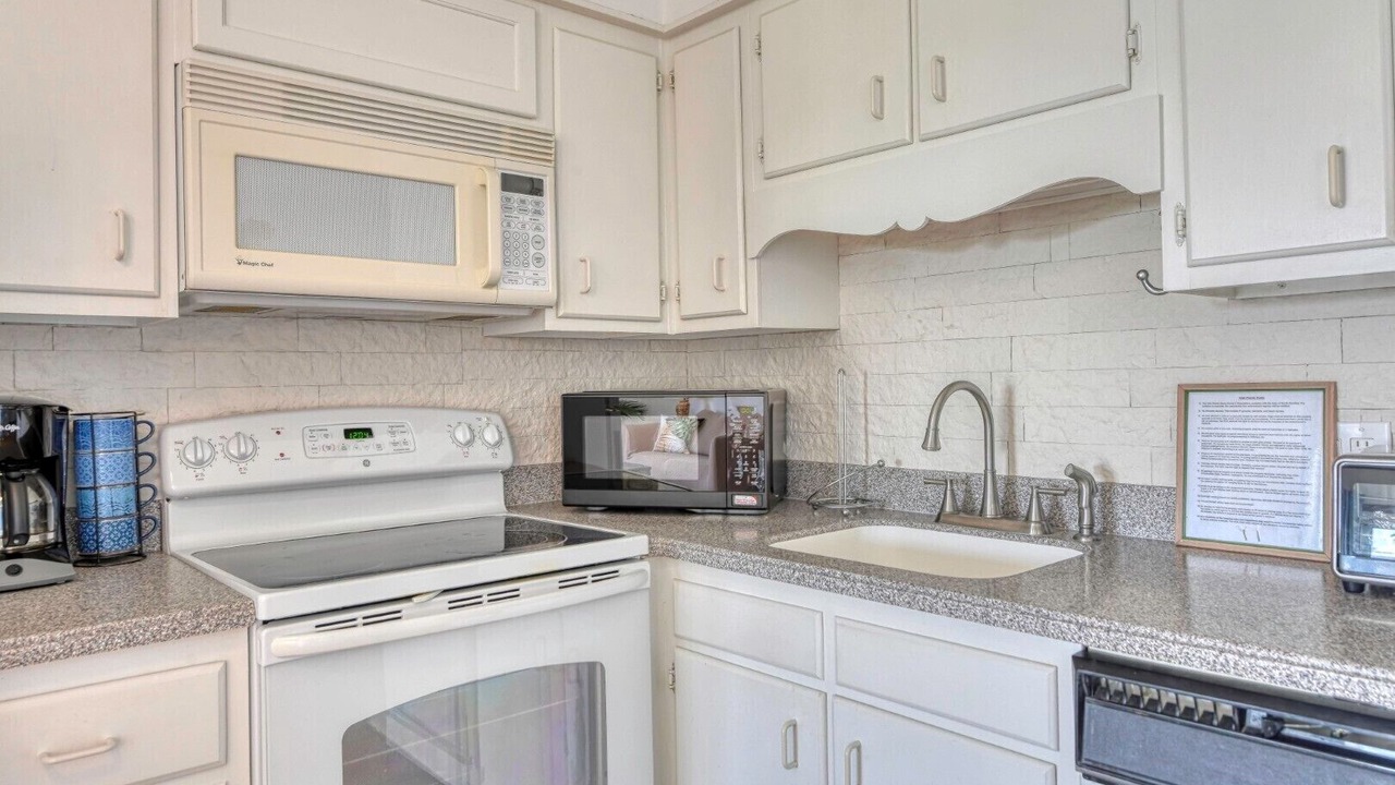 Photo of Kitchen in Gulf Stream Estates