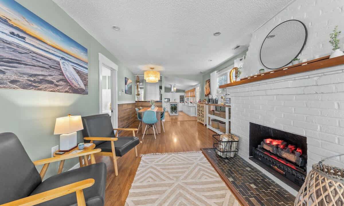 Photo of Livingroom in Willoughby Spit