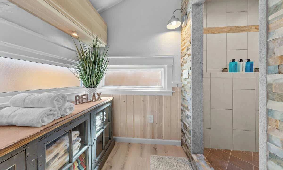 Photo of Bathroom in Willoughby Spit