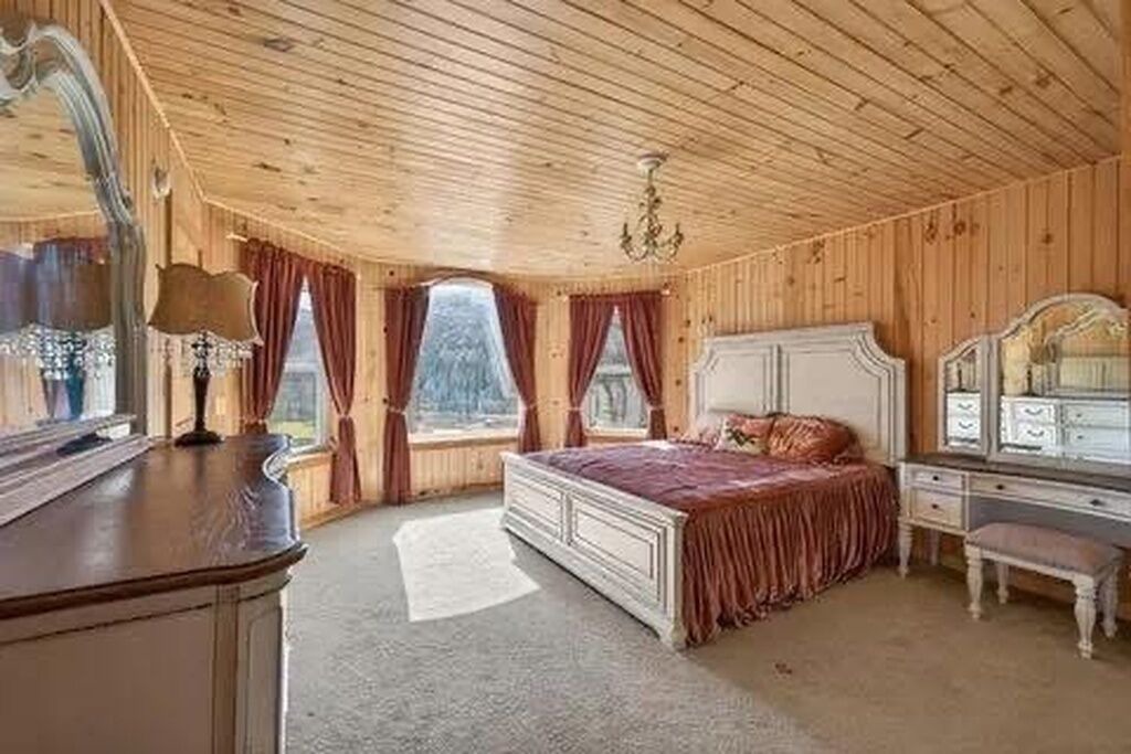 Photo of Bedroom in Kyle
