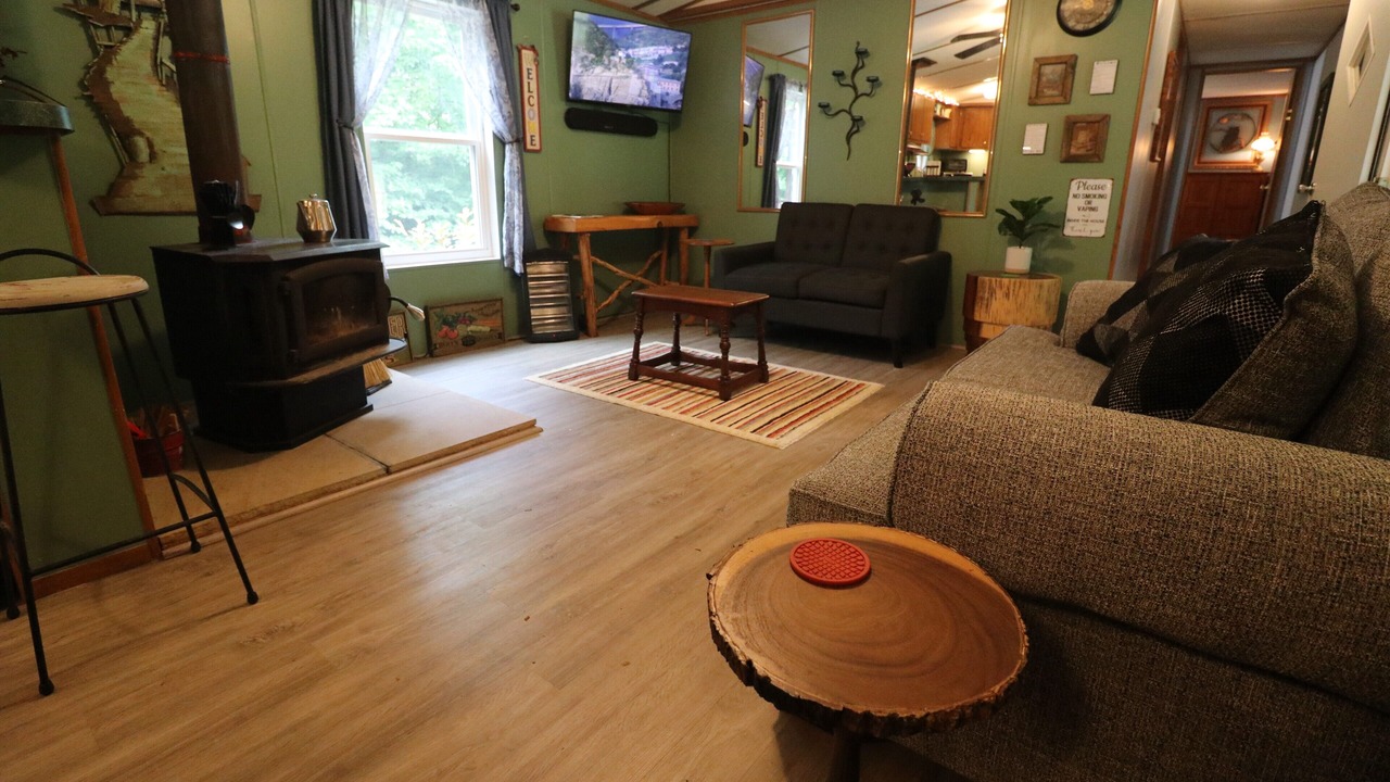 Photo of Livingroom in Crossville