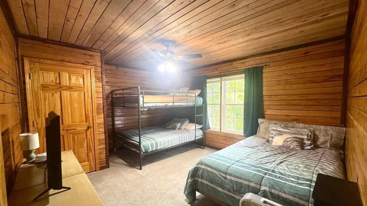 Photo of Bedroom in Big Creek