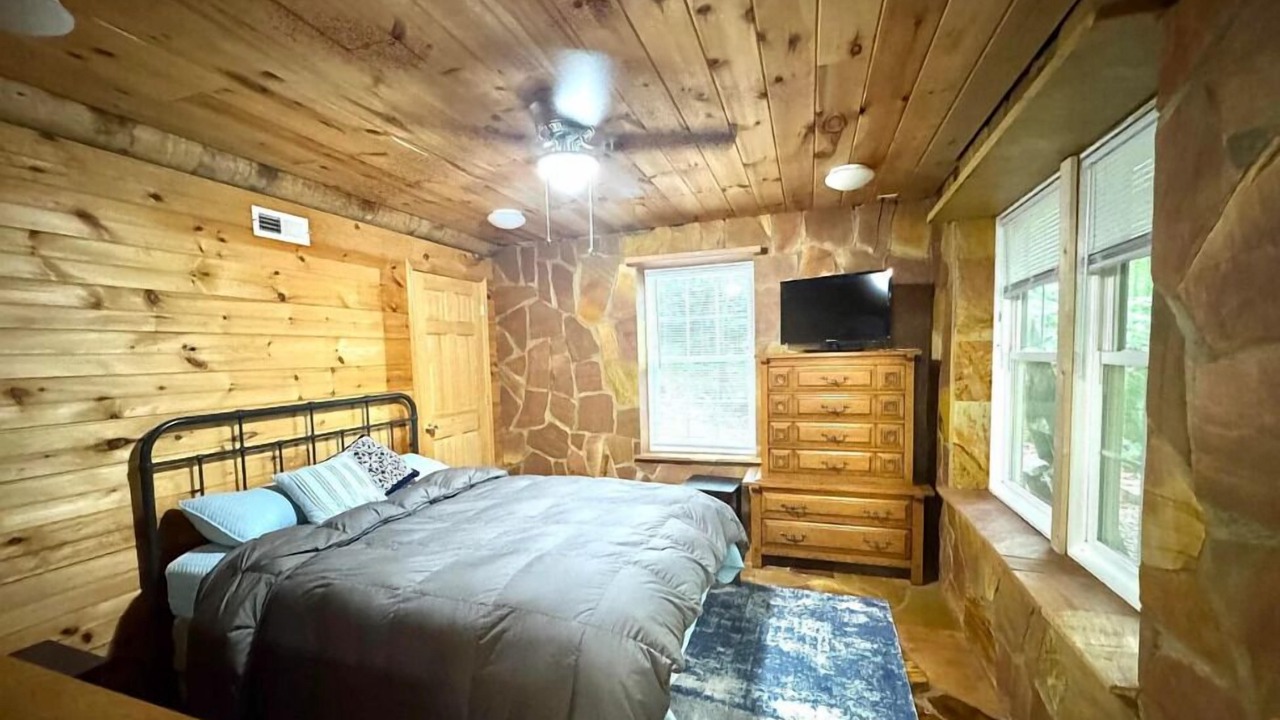Photo of Bedroom in Big Creek