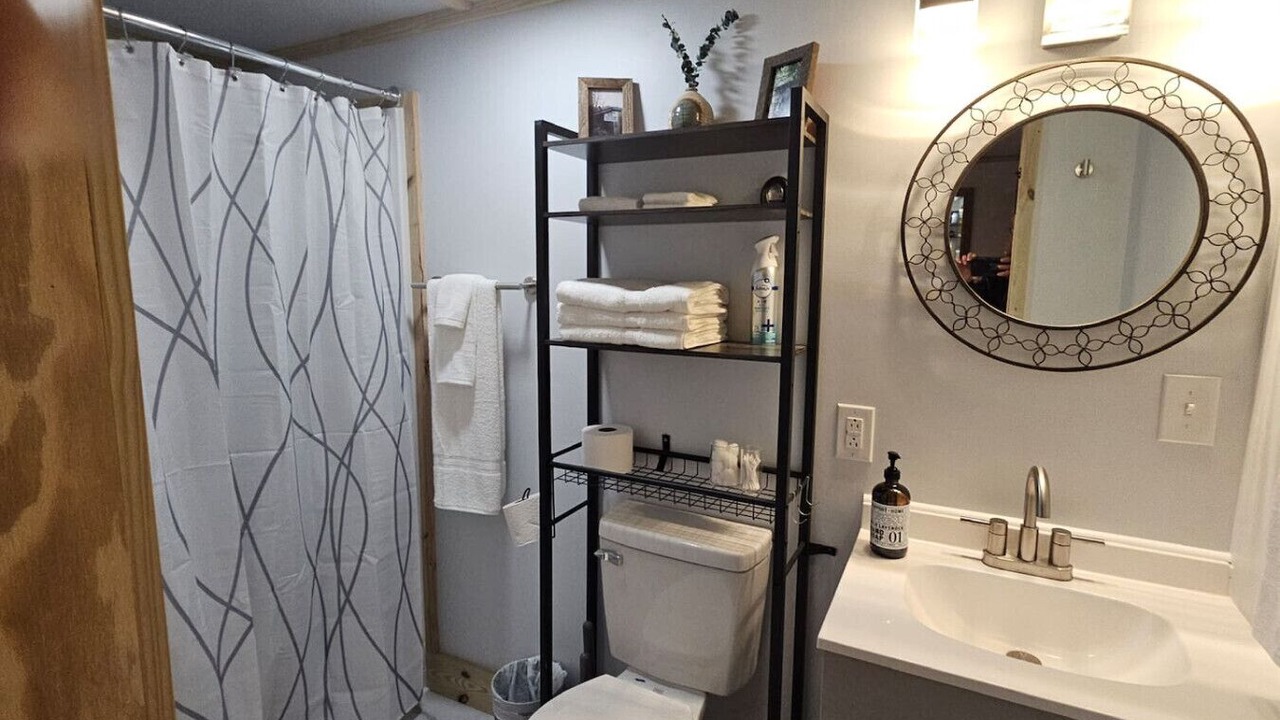 Photo of Bathroom in Arden