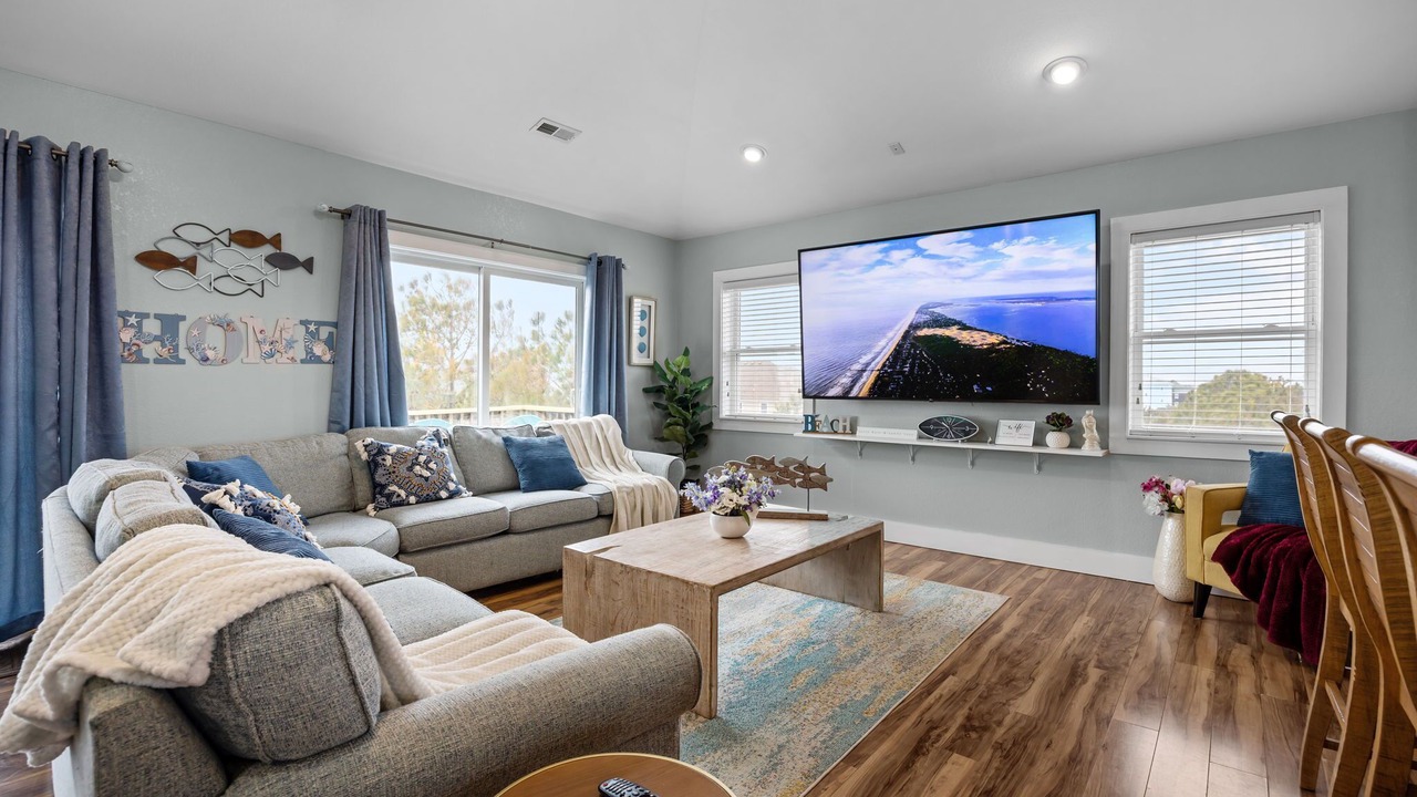 Photo of Livingroom in Wind Over Waves